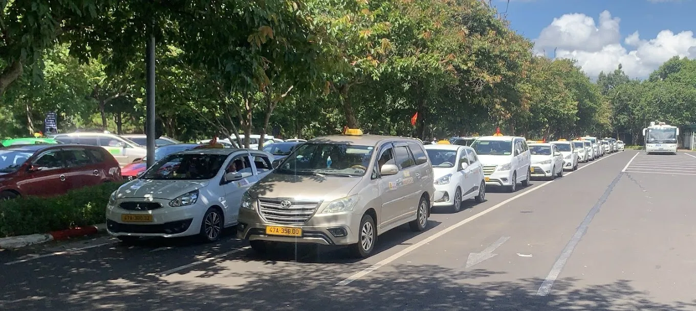 Taxi Quyế Tiến