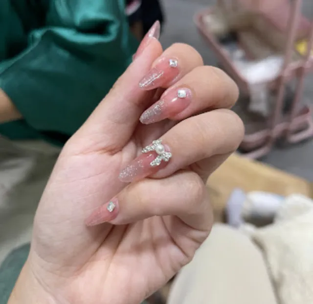 Hana Nail