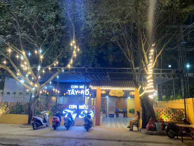 Cơm niêu Tây Hồ Buôn Ma Thuột