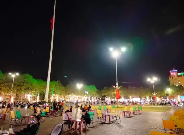 Quảng trường 10/3